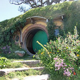 BucketList + See The Hobbit Huts In New Zeland