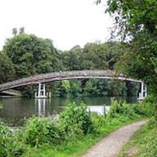 BucketList + Walk The Entire Length Of The Thames Path