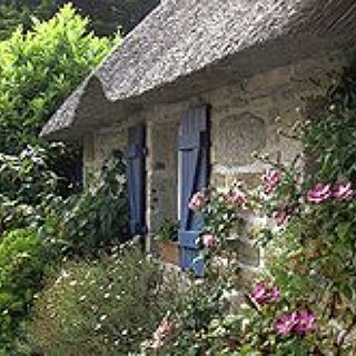 BucketList + Live In An English-Style Cottage With An English Flower Garden.