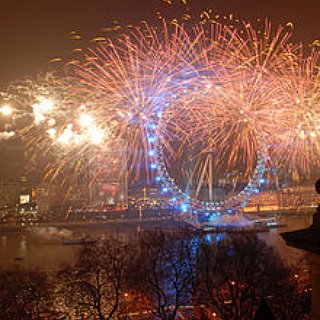 BucketList + Kiss Under Fireworks.