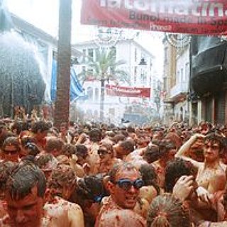 BucketList + Attend La Tomatina (Spain)