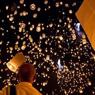 BucketList + Attend Loi Krathong